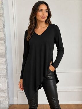 NWOT Fifteen Twenty Black V-Neck Asymmetric Long Sleeve Top